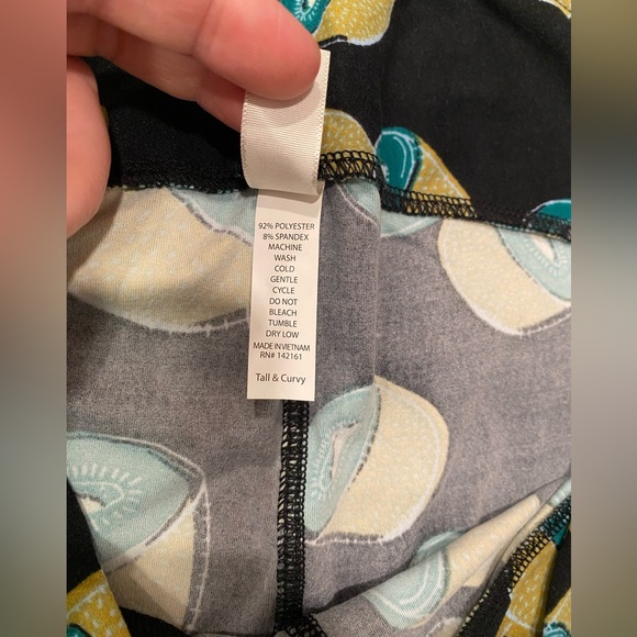LuLaRoe TC Kiwi Leggings - Picture 4 of 5